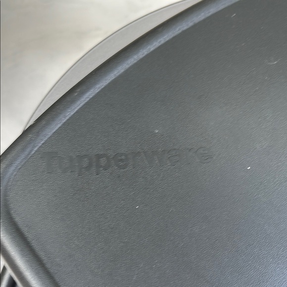 Black and Red Food Storage Containers - Picture 2 of 5